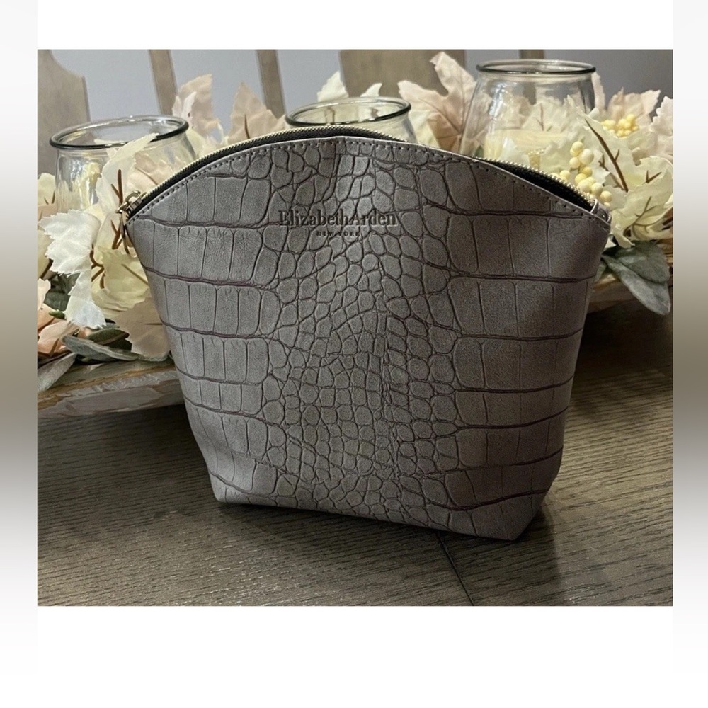 Elizabeth Arden Crocodile-Embossed Gray Animal Print Cosmetic-Toiletries Bag🌿🆕🌿